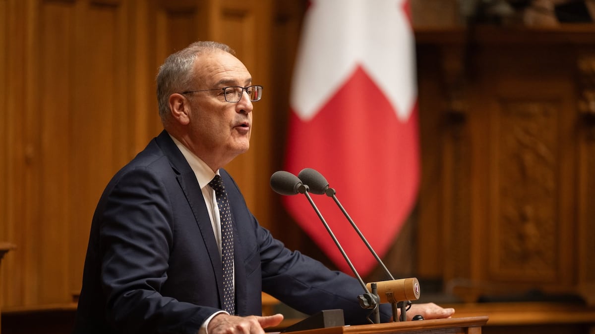 Conoce a Guy Parmelin, el actual presidente de Suiza, y su enfoque en el liderazgo y la cultura nacional.