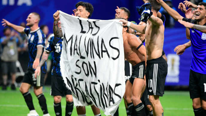 Reino Unido pide sanciones a Argentina por celebración en el Mundial