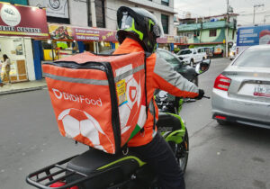 Repartidores en Ciudad de México se enfrentan al caos durante el Mundial