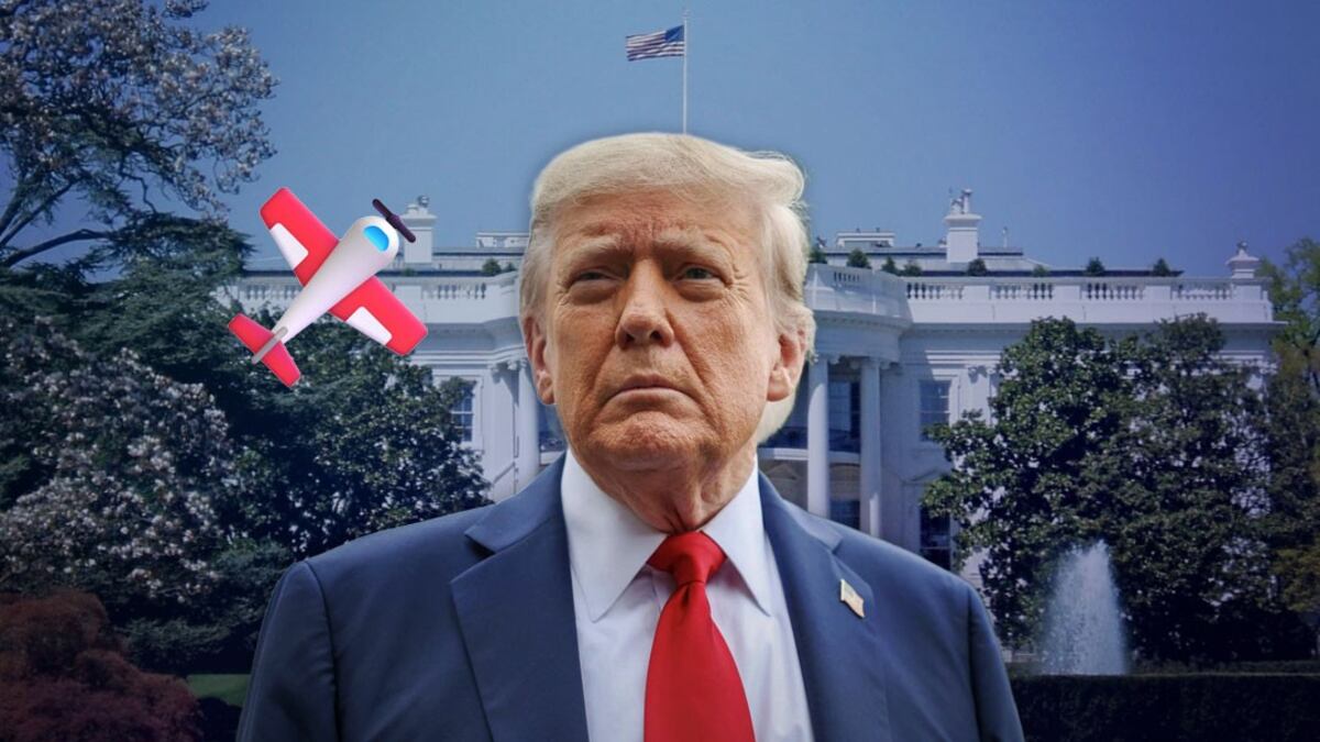 El regreso de Donald Trump a la Casa Blanca se da tras un incidente que interrumpió su estancia en Camp David.