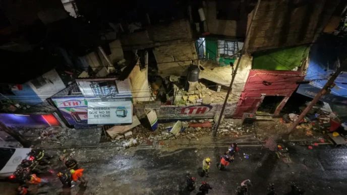 Explosión en taquería de Álvaro Obregón deja muertos y heridos