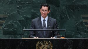 Roberto Velasco y Volker Türk abordan muertes de mexicanos en ICE