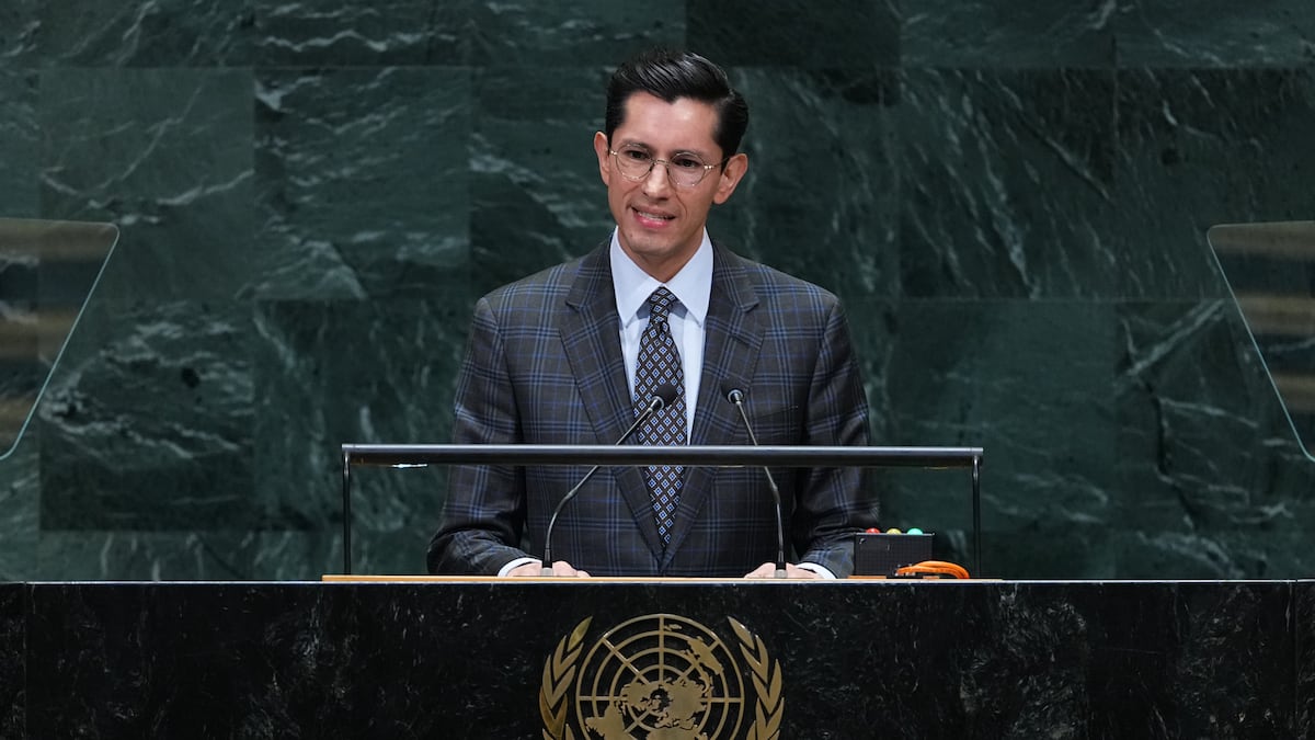 Roberto Velasco se reunió con Volker Türk para discutir las trágicas muertes de mexicanos bajo custodia del ICE.