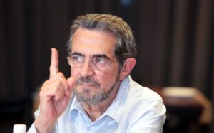 Manuel El Flaco Ibáñez regresa a Televisa tras su recuperación
